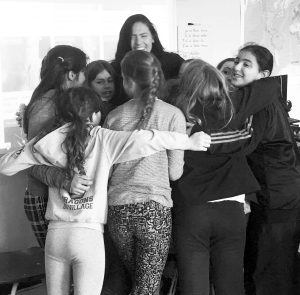 Atelier de création de bijoux pour sensibiliser les jeunes à suivre leur rêve.